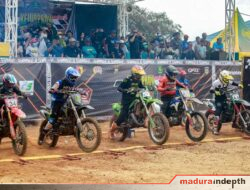 Ratusan Crosser Adu Kecepatan pada Ajang Kejurprov Grastrack Motocross Series 2 di Sumenep
