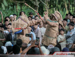 Tradisi Ojhung Bukot, Kearifan Lokal Sumenep untuk Jaga Kerukunan Warga