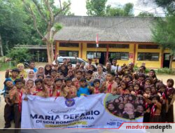 Guru Tamu asal Amerika Kunjungi SDN Romben Rana