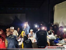 Badai, Petir, Hujan, dan Mati Lampu Tak Lunturkan Semangat Relawan RSTKA Layani Masyarakat Pulau Mandangin
