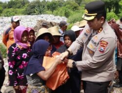 Salurkan Bantuan Sembako, Polres Sumenep Blusukan ke TPA