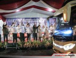 929 Jamaah Haji Sumenep Dilepas, Wabup dan Dirut BPRS Bhakti Sumekar Tekankan Kesehatan dan Kekompakan