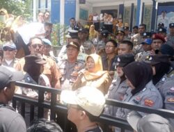 Nakes Sampang Geruduk Dinkes, Tuntut Transparansi Pengusulan PPPK