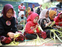 Menolak Punah, Ratusan peserta Rawat Seni Menganyam Janur di Festival Ketupat 2026
