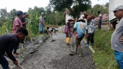 Warga Ketapang Bangun Jalan Melalui Swadaya: Setahun Empat Kali