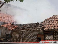 Jemput Anak Sekolah, Kompor Lupa Dimatikan, Rumah Warga Kajuk Sampang Terbakar